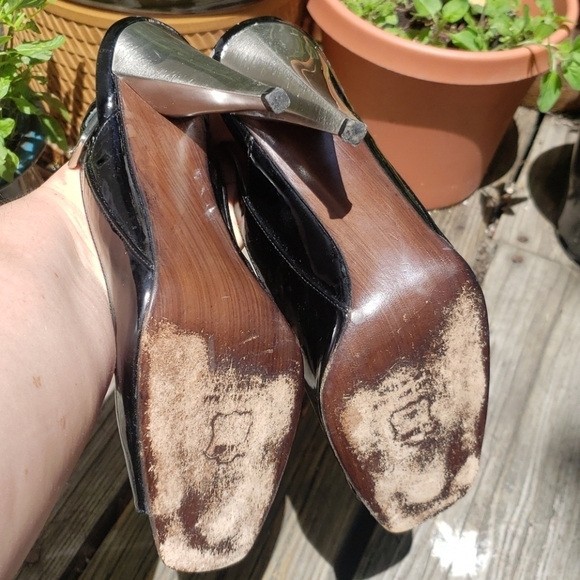 Stuart Weitzman Black Patent Sling-back Heels 7 - Picture 8 of 8